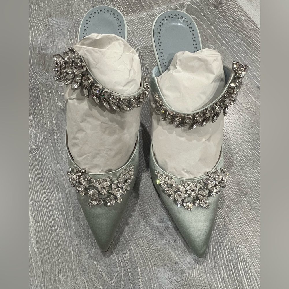 Manolo Blahnik Lurum Crystal-Embellished Satin heels size 37